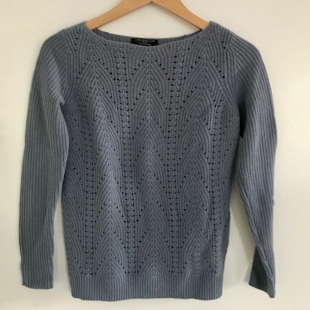 🎉HOST PICK🎉💫Ann Taylor Petite Sweater